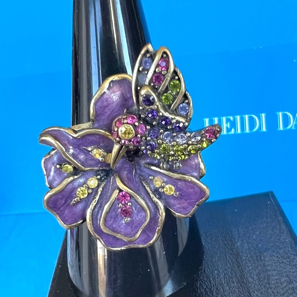 Heidi Daus Hummingbird Vintage Swarovski crystals size 10 Ring - Picture 3 of 6